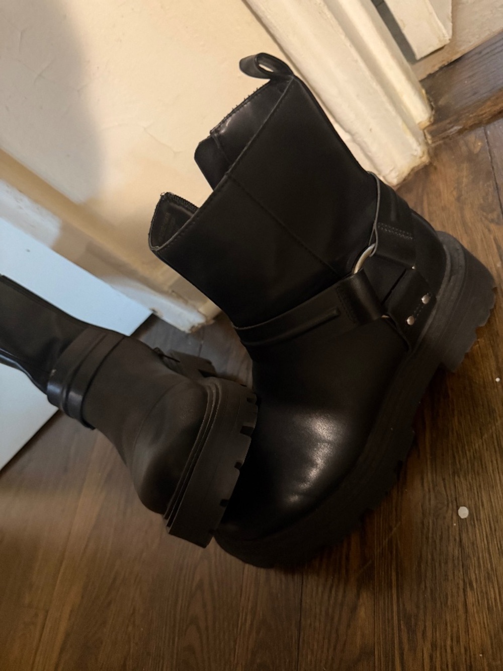 Combat boots